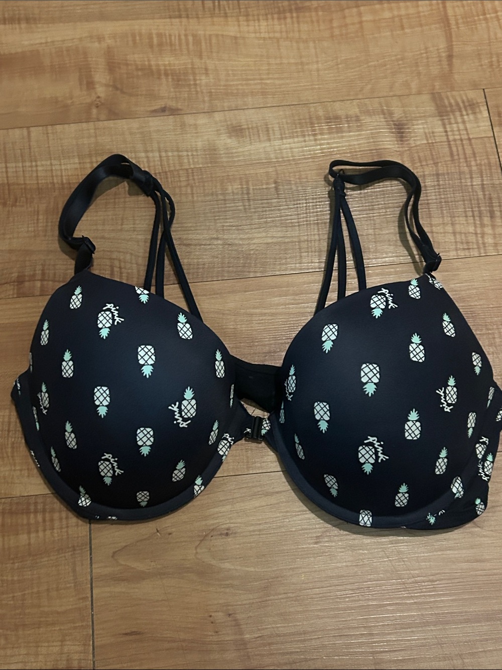 PINK Victoria's Secret Wear Everywhere Push-Up Black Pineapple padded Bra 36D
